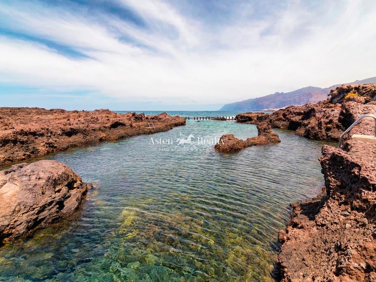 Villa for Sale in Guia De Isora, Tenerife 4