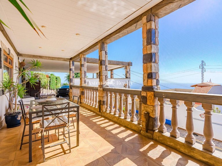 Villa for Sale in Adeje, Tenerife 1