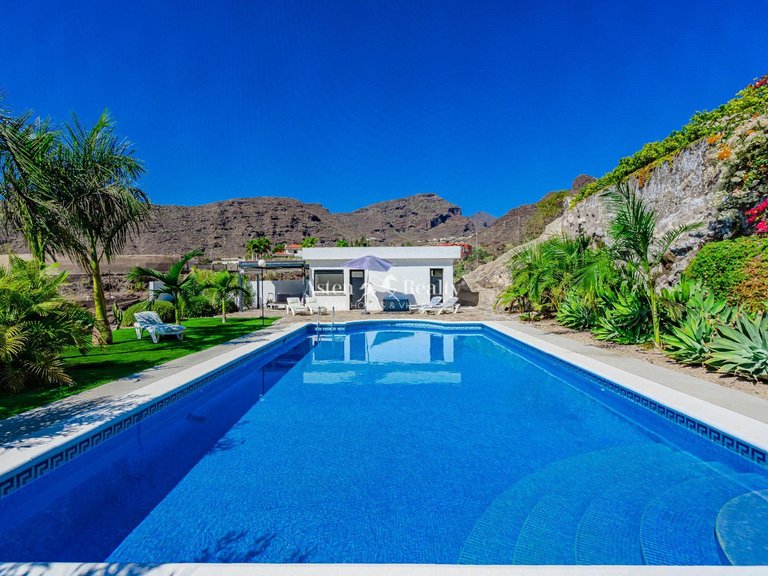 Villa for Sale in Acantilados De Los Gigantes, Tenerife 5