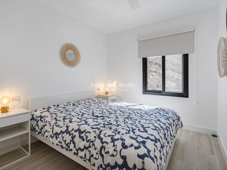 Villa for Sale in Acantilados De Los Gigantes, Tenerife 15