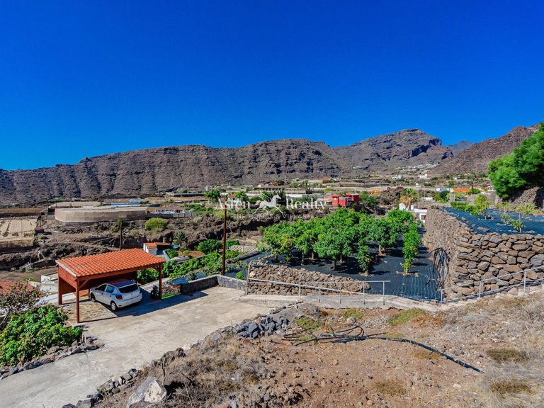 Villa for Sale in Acantilados De Los Gigantes, Tenerife 19