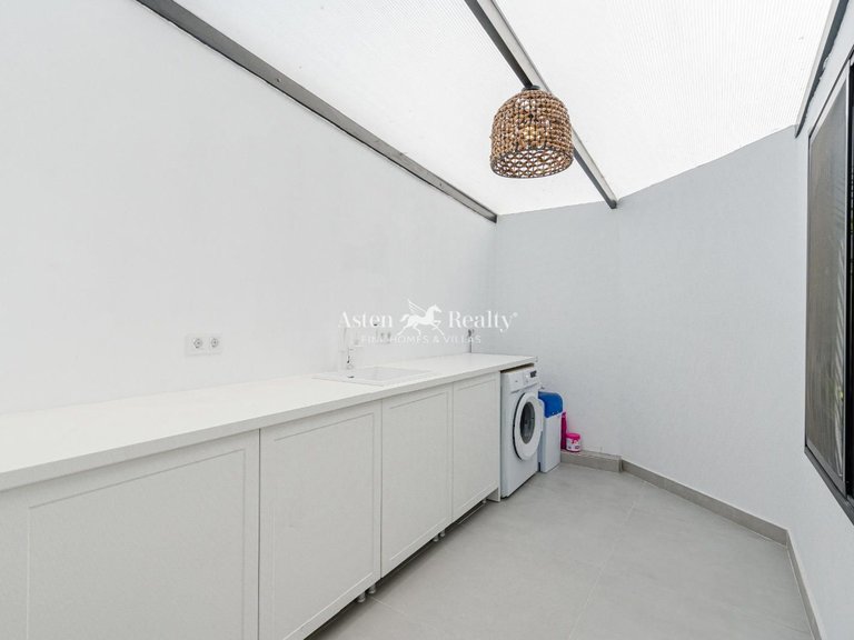 Villa for Sale in Acantilados De Los Gigantes, Tenerife 20