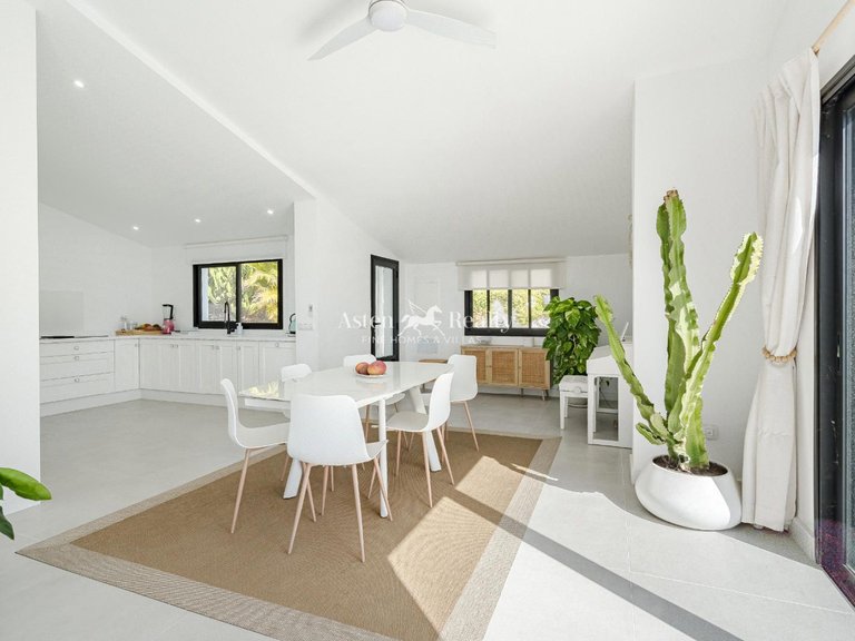 Villa for Sale in Acantilados De Los Gigantes, Tenerife 25