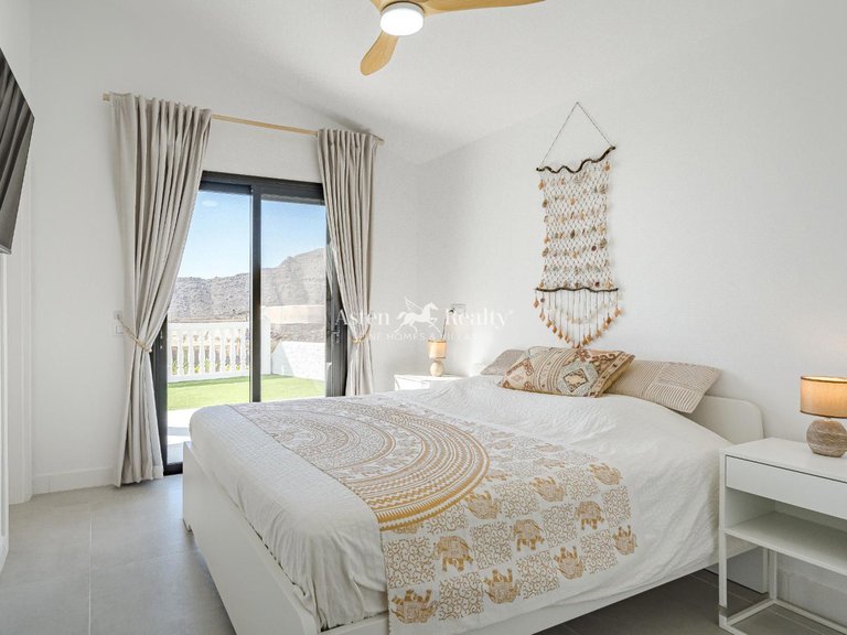 Villa for Sale in Acantilados De Los Gigantes, Tenerife 29