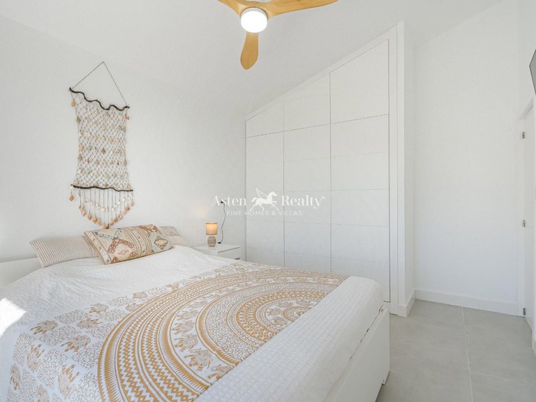 Villa for Sale in Acantilados De Los Gigantes, Tenerife 30