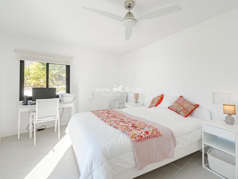 Villa for Sale in Acantilados De Los Gigantes, Tenerife 35