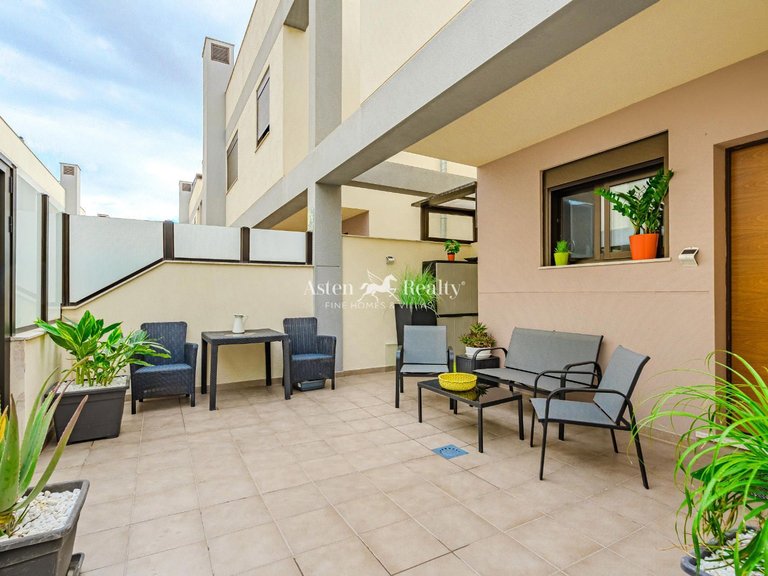 Town House for Sale in Parque La Reina, Tenerife 3