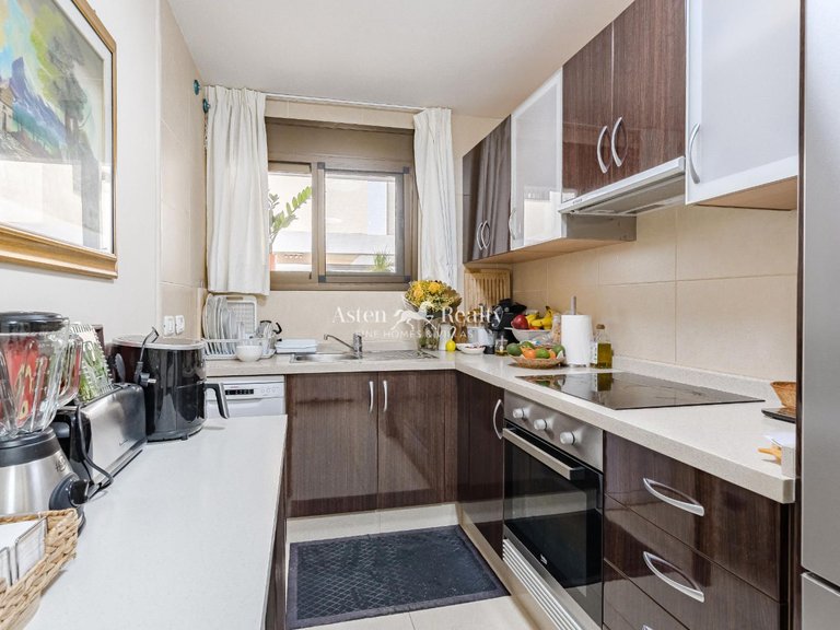 Town House for Sale in Parque La Reina, Tenerife 1