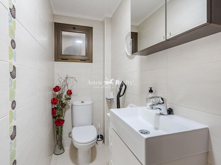 Town House for Sale in Parque La Reina, Tenerife 6
