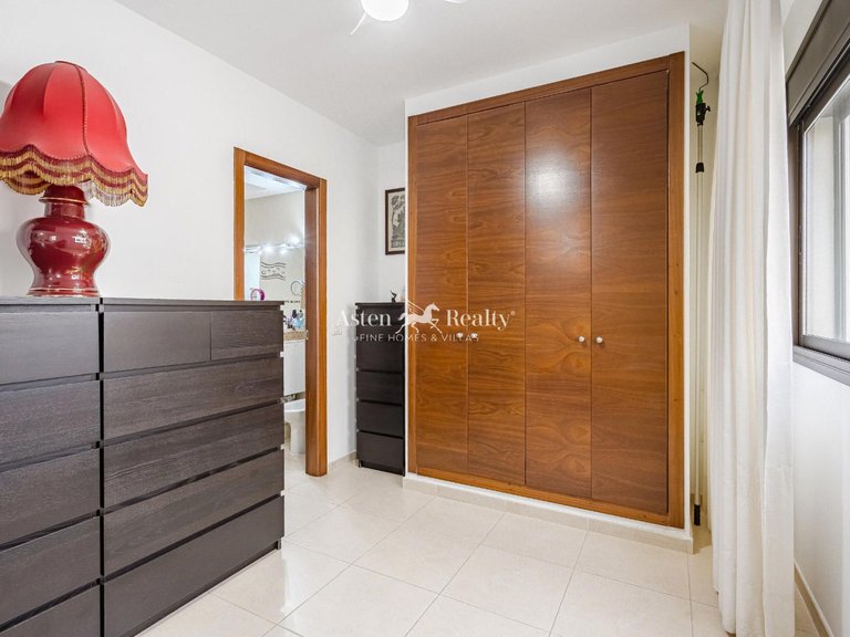 Town House for Sale in Parque La Reina, Tenerife 7