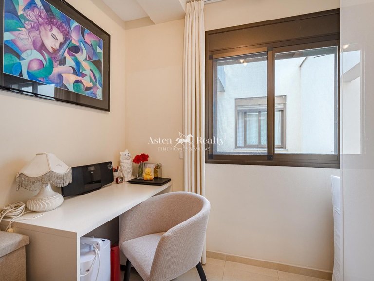 Town House for Sale in Parque La Reina, Tenerife 11