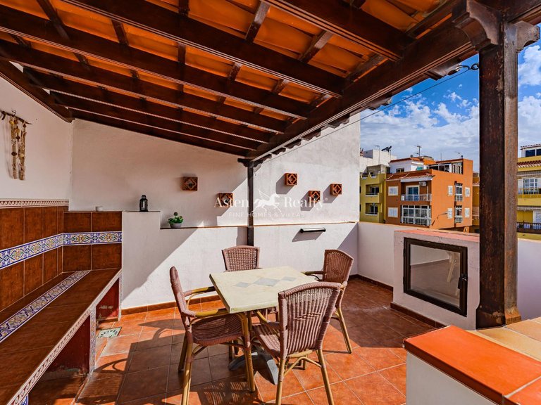 Villa for Sale in Playa San Juan, Tenerife 3