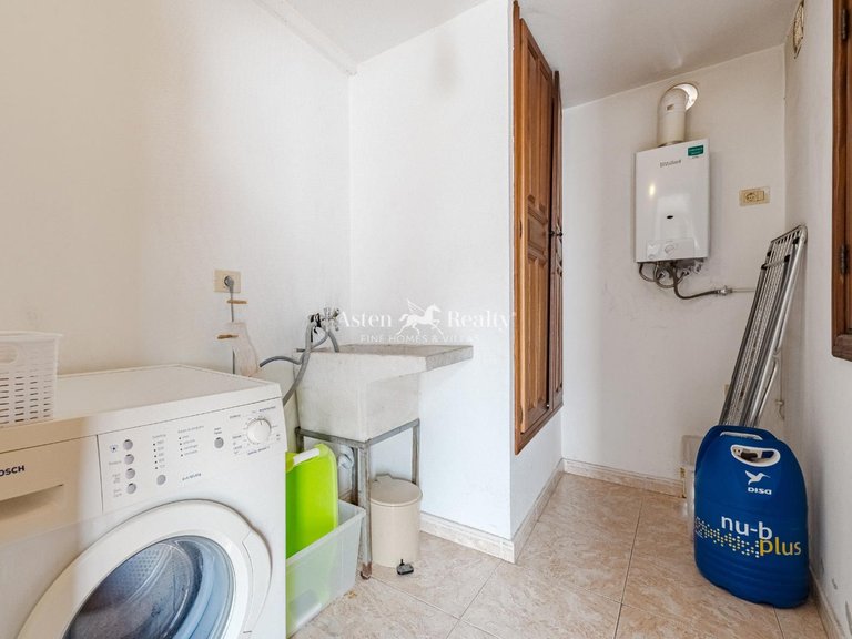 Villa for Sale in Playa San Juan, Tenerife 6