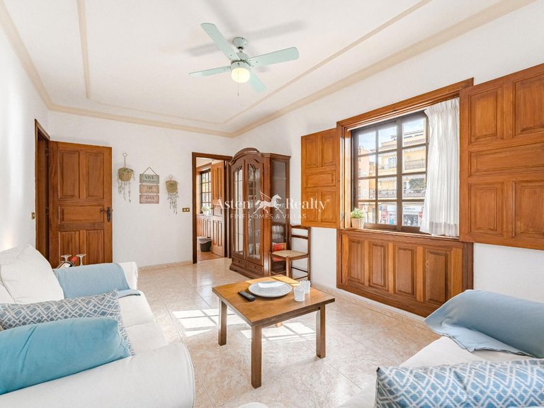 Villa for Sale in Playa San Juan, Tenerife 8