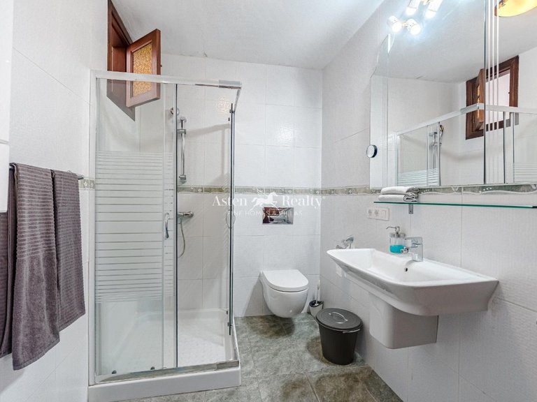 Villa for Sale in Playa San Juan, Tenerife 11