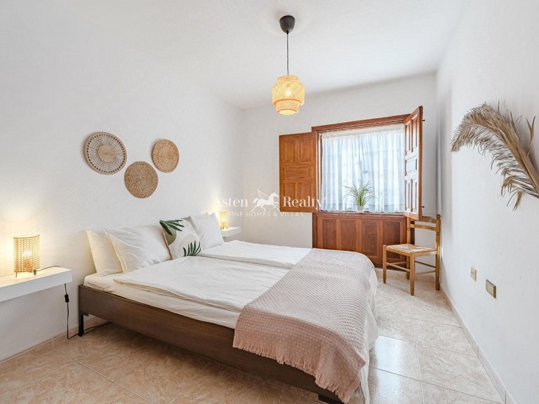 Villa for Sale in Playa San Juan, Tenerife 12