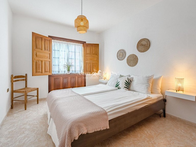 Villa for Sale in Playa San Juan, Tenerife 16