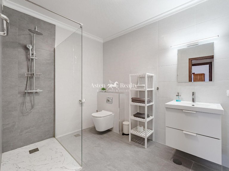 Villa for Sale in Playa San Juan, Tenerife 18