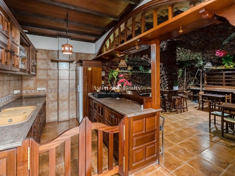 Villa for Sale in Playa San Juan, Tenerife 33