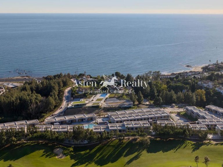 Town House for Sale in Las Lagunas De Mijas, Tenerife 2