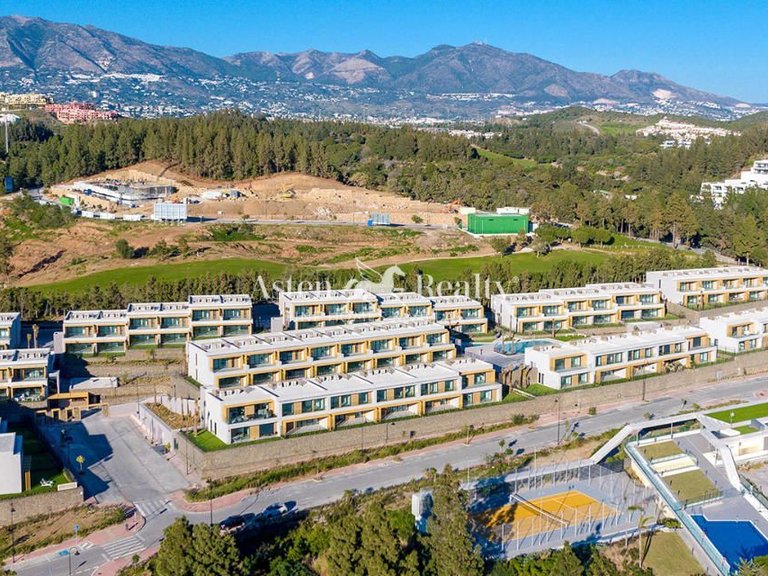 Town House for Sale in Las Lagunas De Mijas, Tenerife 4