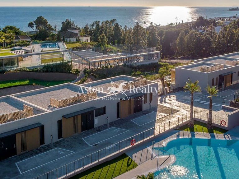 Town House for Sale in Las Lagunas De Mijas, Tenerife 1