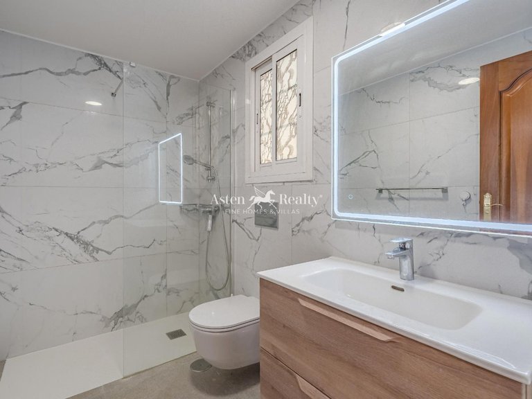 Town House for Sale in Las Chafiras, Tenerife 9