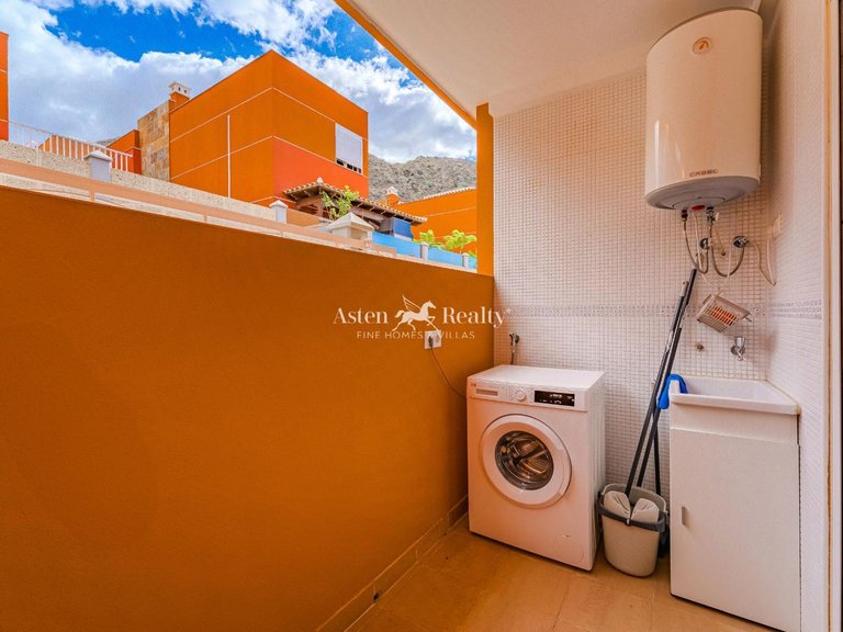 Villa for Sale in Playa De Los Cristianos, Tenerife 14