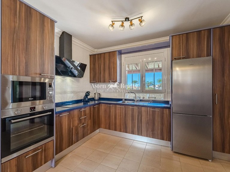 Villa for Sale in Playa De Los Cristianos, Tenerife 12