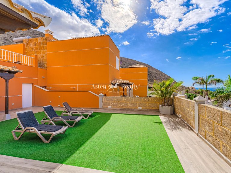 Villa for Sale in Playa De Los Cristianos, Tenerife 1