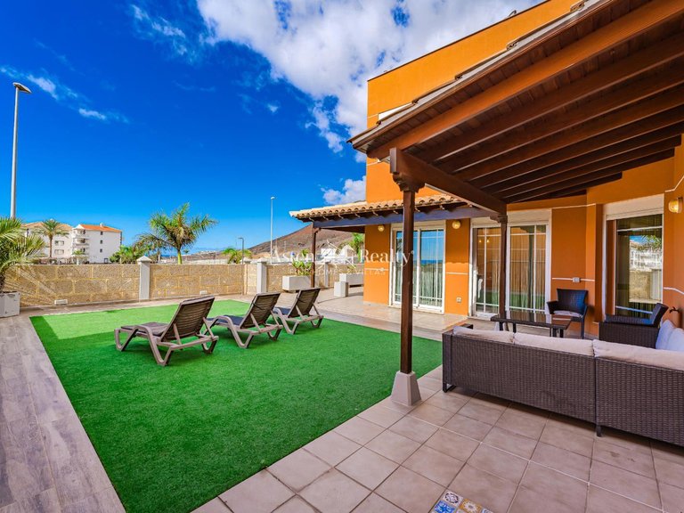 Villa for Sale in Playa De Los Cristianos, Tenerife 2