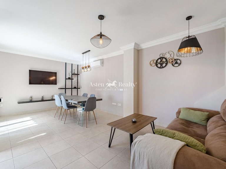 Villa for Sale in Playa De Los Cristianos, Tenerife 9