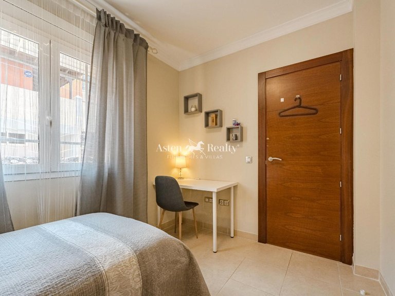 Villa for Sale in Playa De Los Cristianos, Tenerife 32