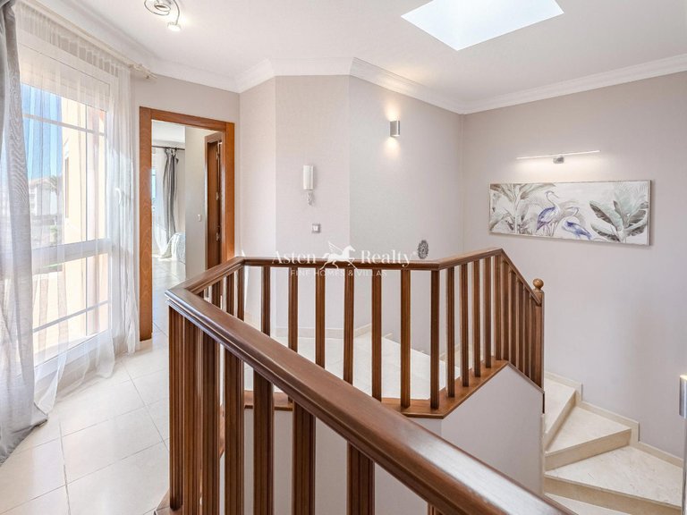 Villa for Sale in Playa De Los Cristianos, Tenerife 18