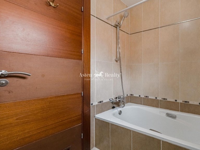 Villa for Sale in Playa De Los Cristianos, Tenerife 25