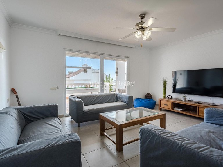 Villa for Sale in San Eugenio Alto, Tenerife 9