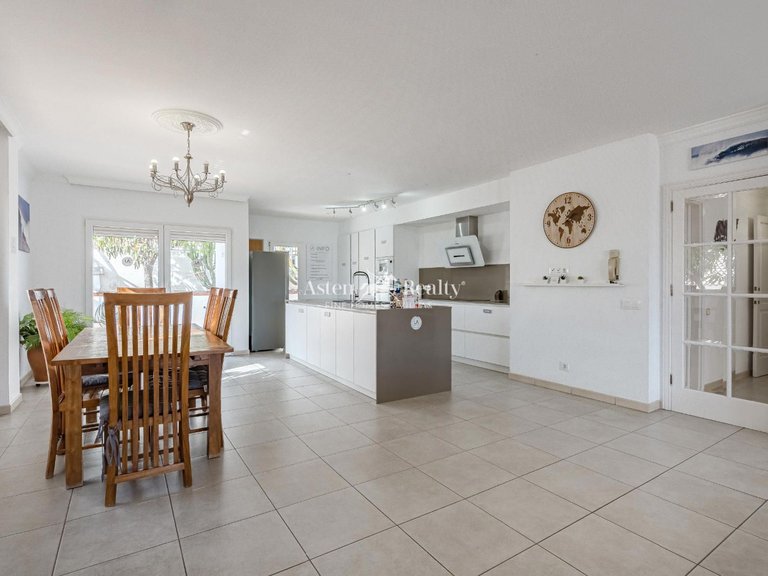 Villa for Sale in San Eugenio Alto, Tenerife 7