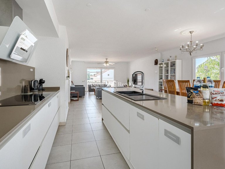 Villa for Sale in San Eugenio Alto, Tenerife 6