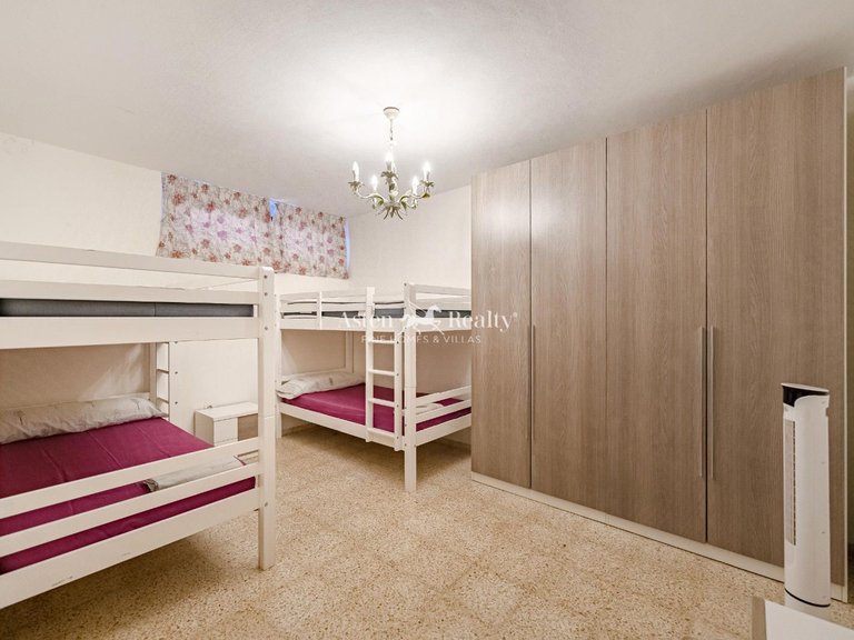 Villa for Sale in Playa De Las Américas, Tenerife 28