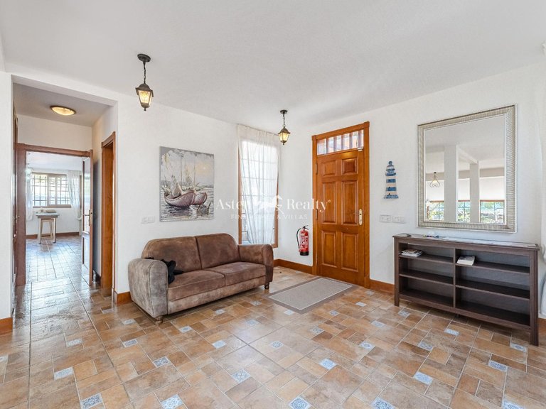 Villa for Sale in Playa De Las Américas, Tenerife 10