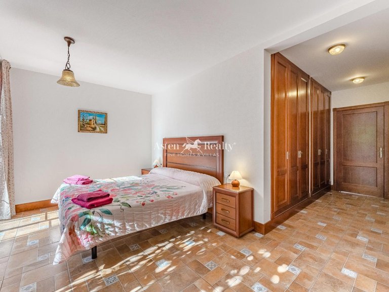 Villa for Sale in Playa De Las Américas, Tenerife 12