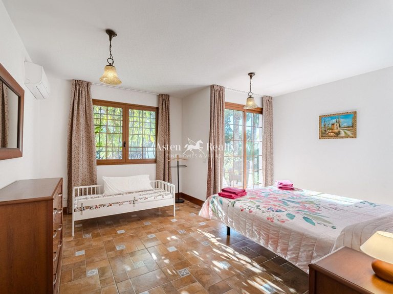 Villa for Sale in Playa De Las Américas, Tenerife 11