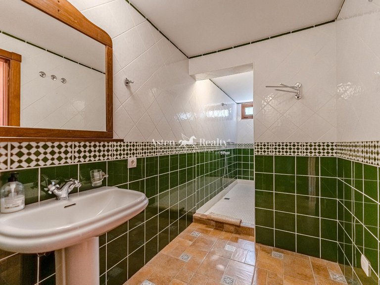 Villa for Sale in Playa De Las Américas, Tenerife 13