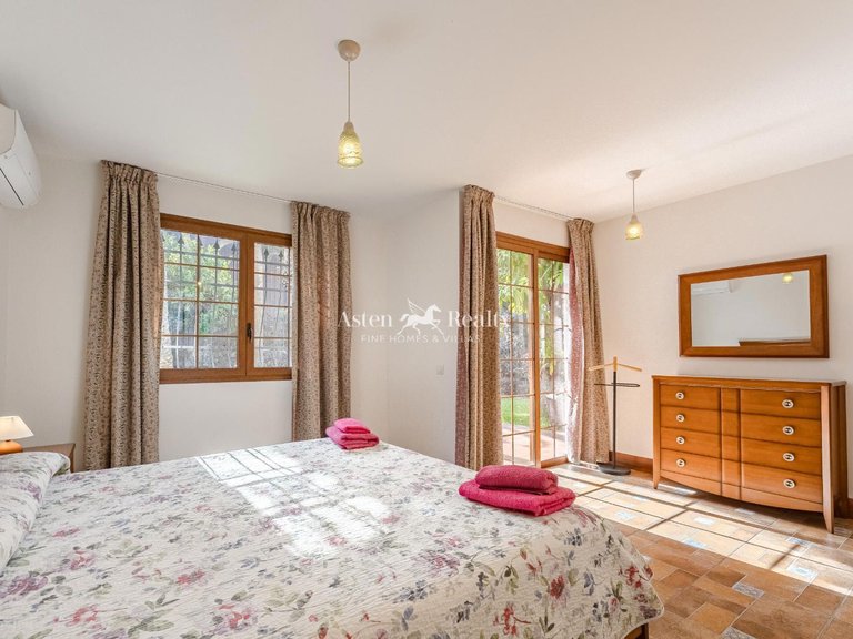 Villa for Sale in Playa De Las Américas, Tenerife 16