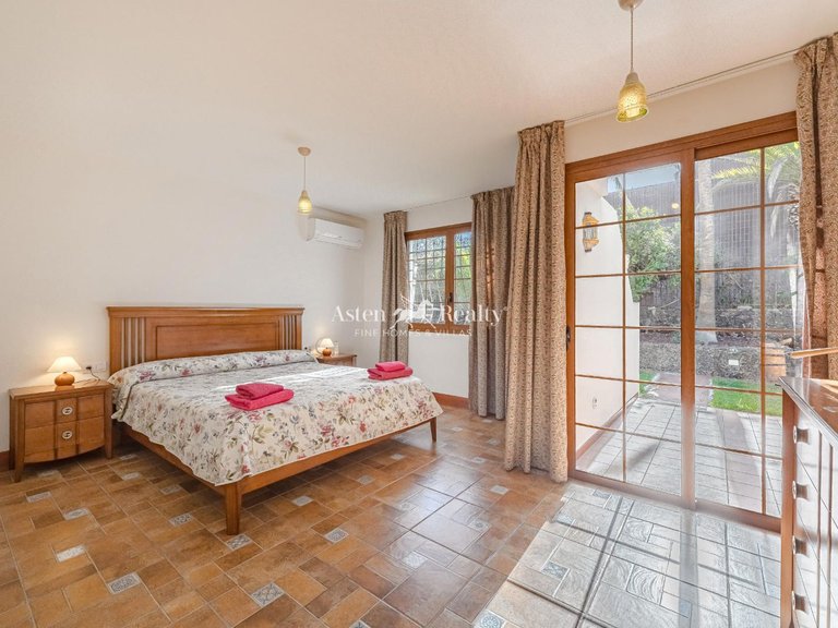 Villa for Sale in Playa De Las Américas, Tenerife 15