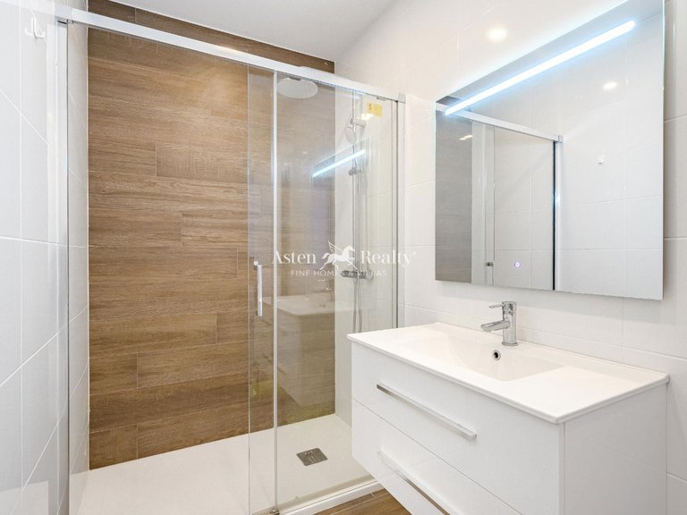 Villa for Sale in Torviscas Alto, Tenerife 3