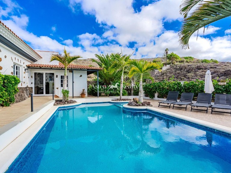 Villa for Sale in Adeje, Tenerife 8