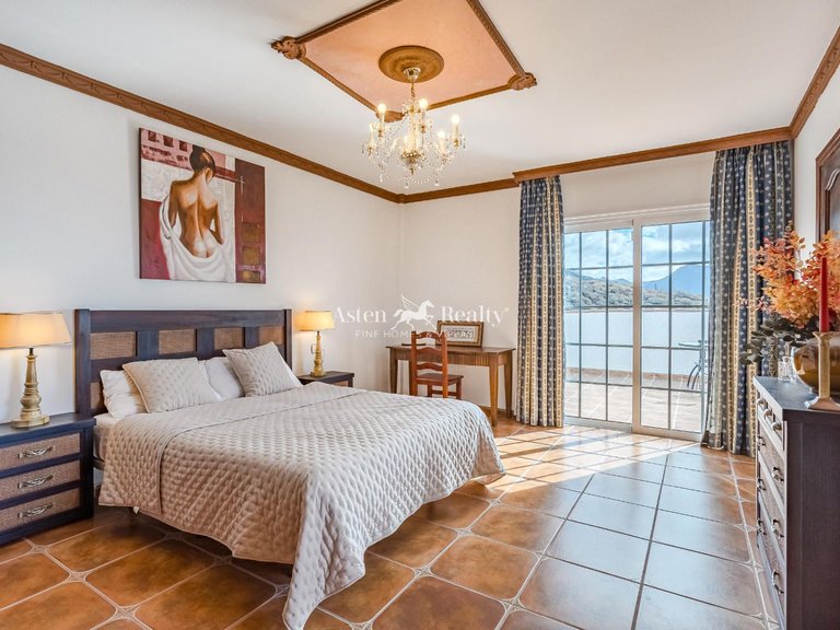 Villa for Sale in Adeje, Tenerife 16
