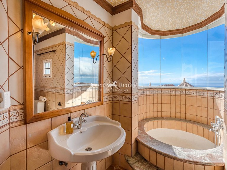 Villa for Sale in Adeje, Tenerife 18