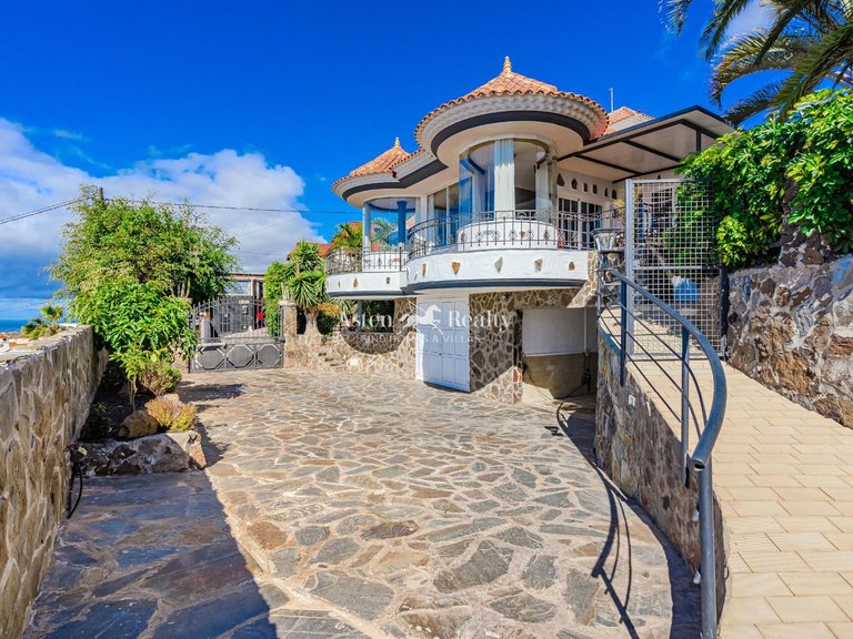 Villa for Sale in Adeje, Tenerife 5